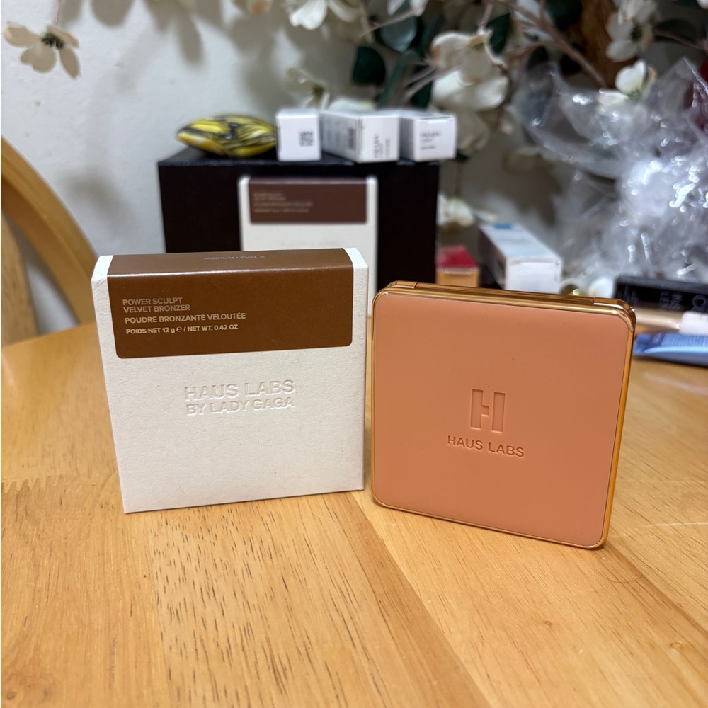 Haus Labs ~ Power Sculpt Velvet Bronzer in Medium Level 8, 0.42oz, BNIB, New